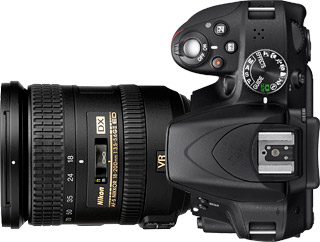 Nikon D3300 + 18-200mm